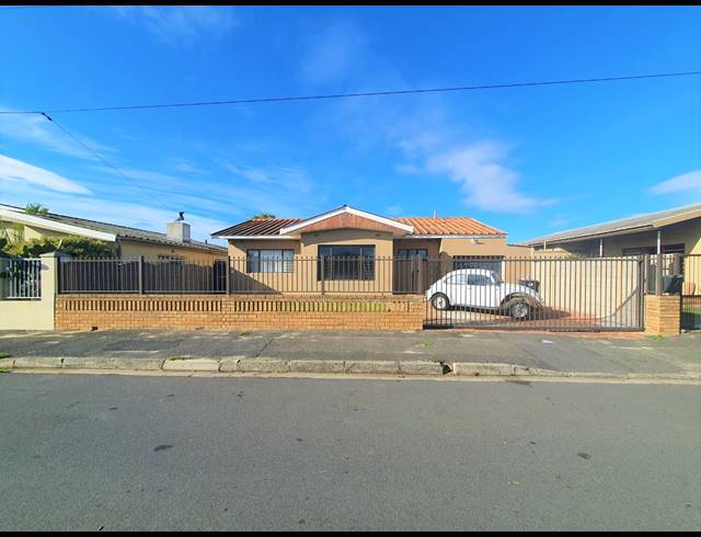 3 BEDROOM HOUSE TO LET IN TOWNSEND ESTATE